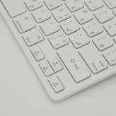 نمای نزدیک کیبورد بیسیم ایلون WK802 ⌨️ با کلیدهای نرم و کمصدا ⚡ برای تایپ راحت و سریع