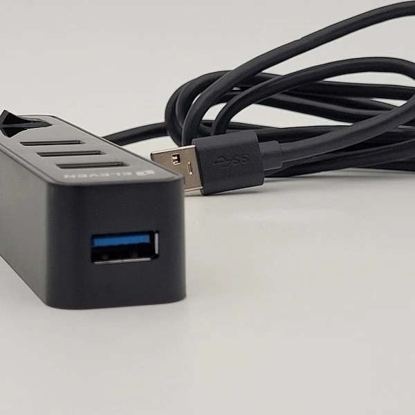 نمای بالایی هاب ELEVEN مدل H302 با چهار پورت پرسرعت USB 3.0 ⚡