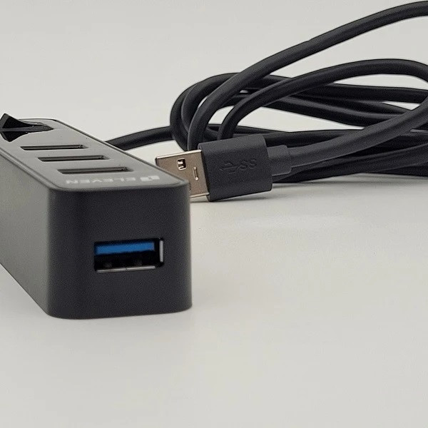 نمای بالایی هاب ELEVEN مدل H302 با چهار پورت پرسرعت USB 3.0 ⚡