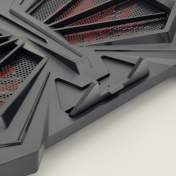 نمای بالایی پایه خنک‌کننده N707 ایلون و سطح مشبک فن