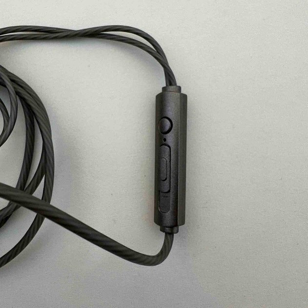 نمای نزدیک از میکروفون هندزفری CASTU+ CH-628