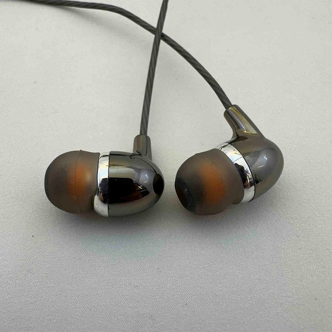 هندزفری CASTU+ مدل CH-628 با طراحی ارگونومیک