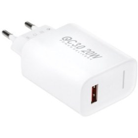 نمای نزدیک خروجی USB شارژر T-SE8